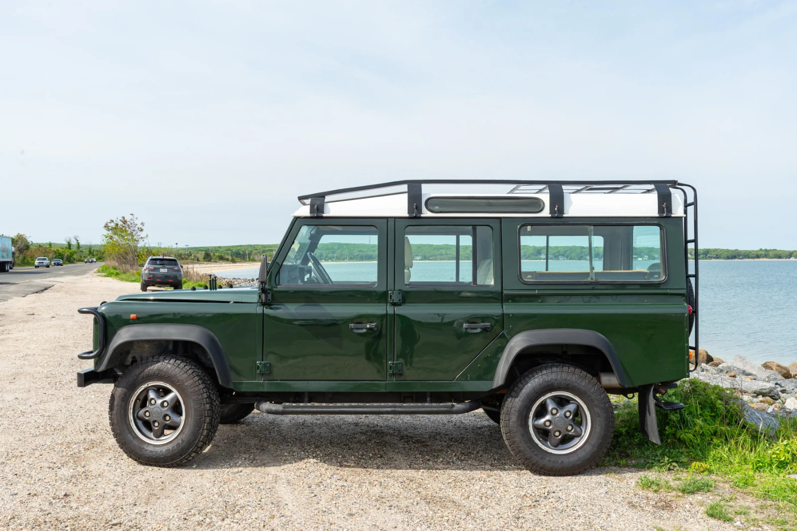 Land-Rover-Defender-1996-1