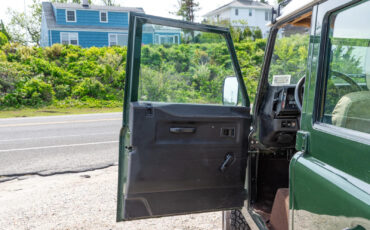 Land-Rover-Defender-1996-11
