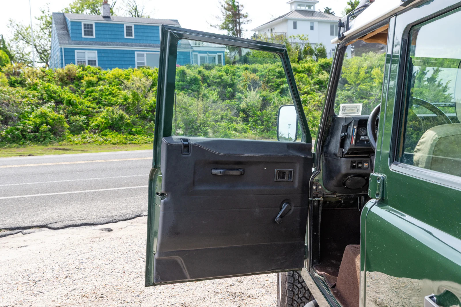 Land-Rover-Defender-1996-11