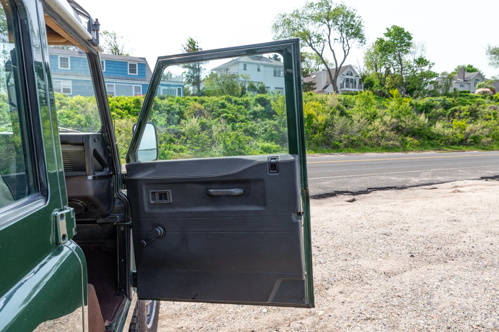 Land-Rover-Defender-1996-14