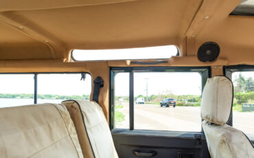 Land-Rover-Defender-1996-17