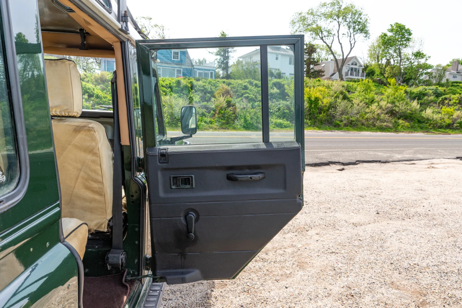 Land-Rover-Defender-1996-18
