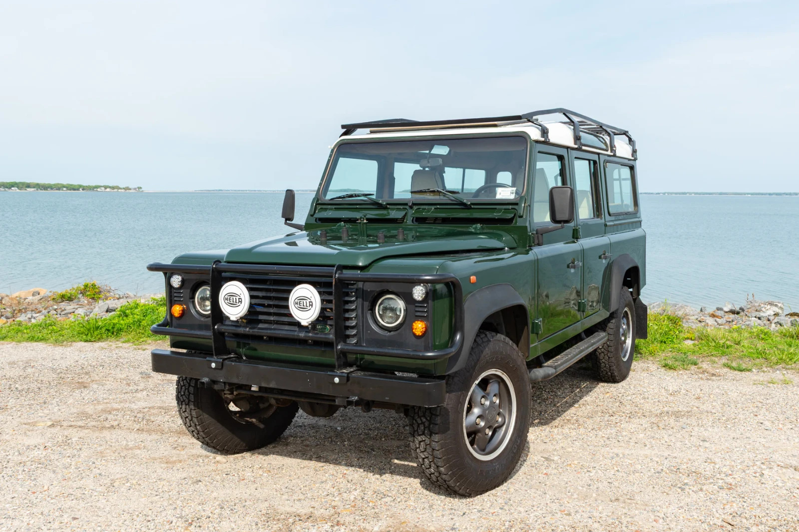 Land-Rover-Defender-1996-2