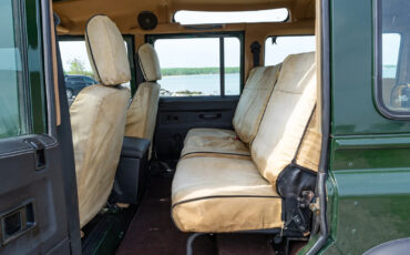 Land-Rover-Defender-1996-21