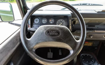 Land-Rover-Defender-1996-23