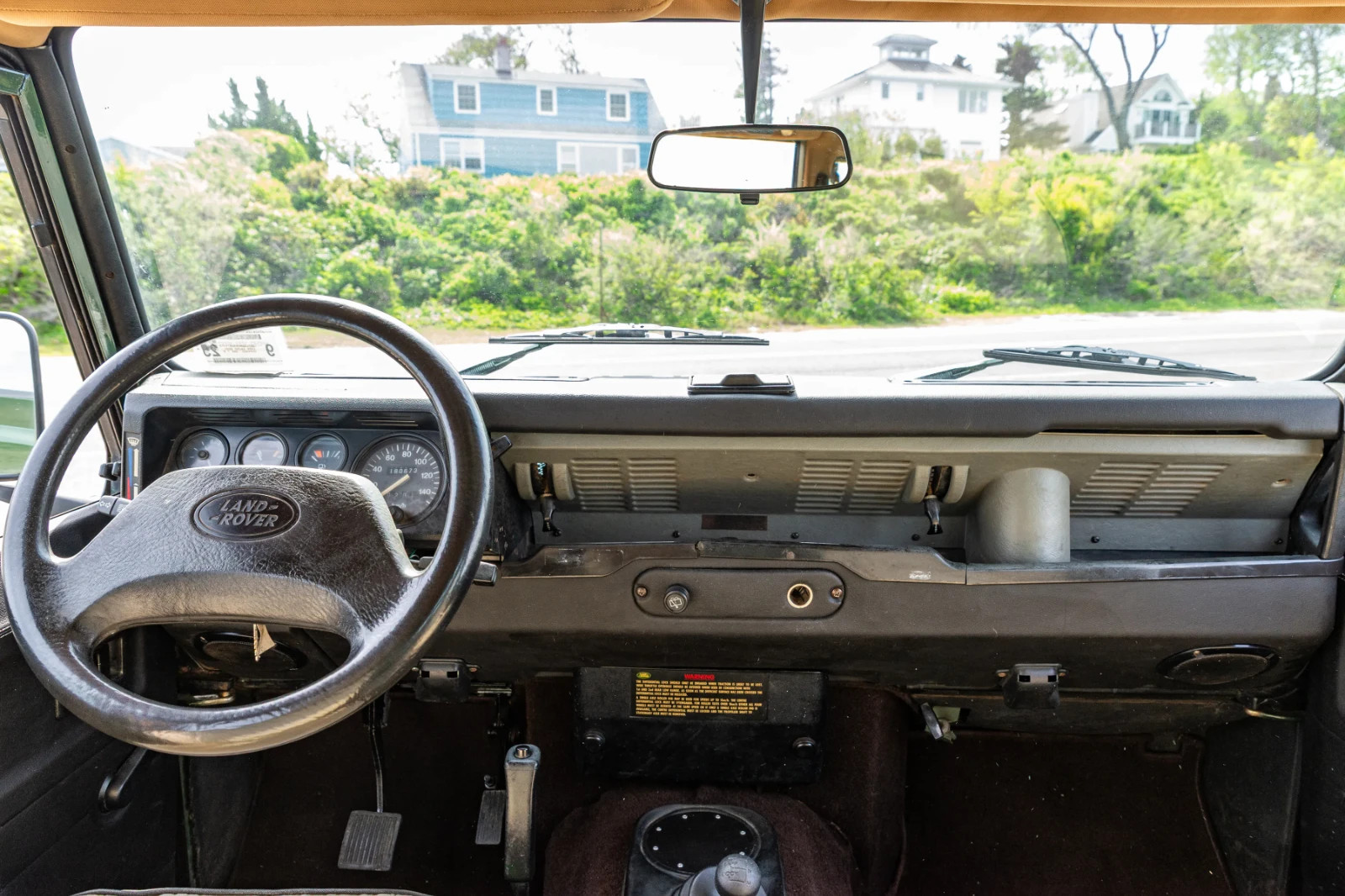 Land-Rover-Defender-1996-24