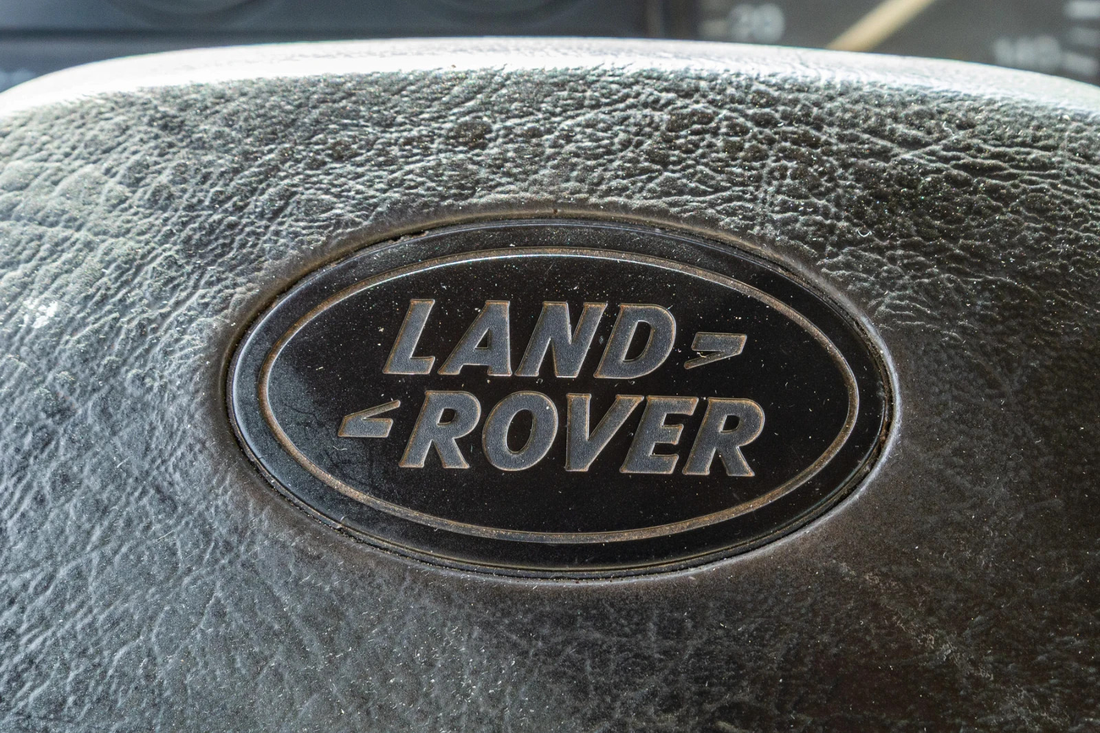 Land-Rover-Defender-1996-25