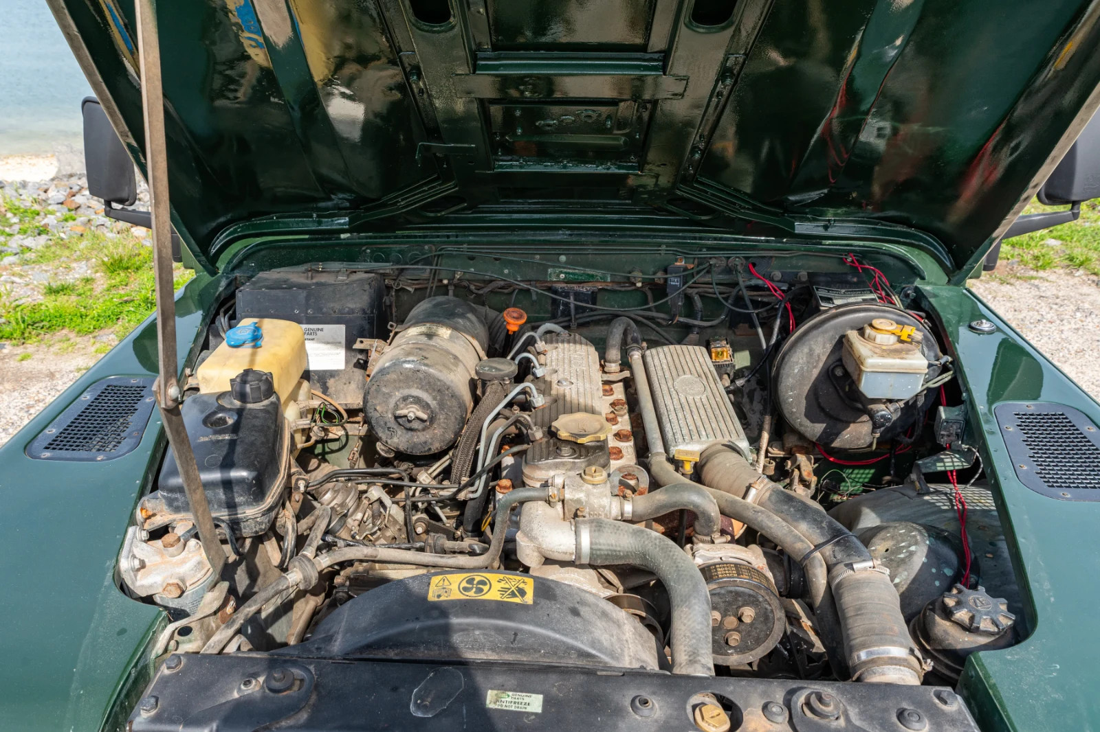 Land-Rover-Defender-1996-30
