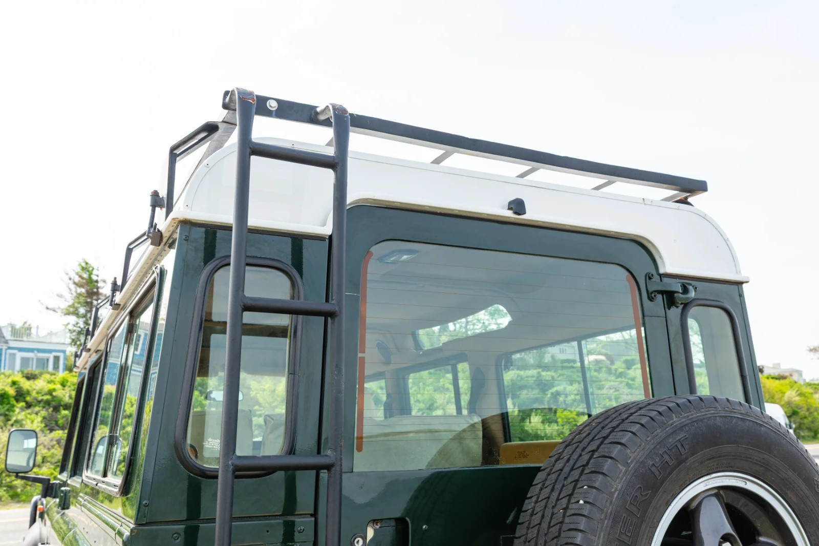 Land-Rover-Defender-1996-9