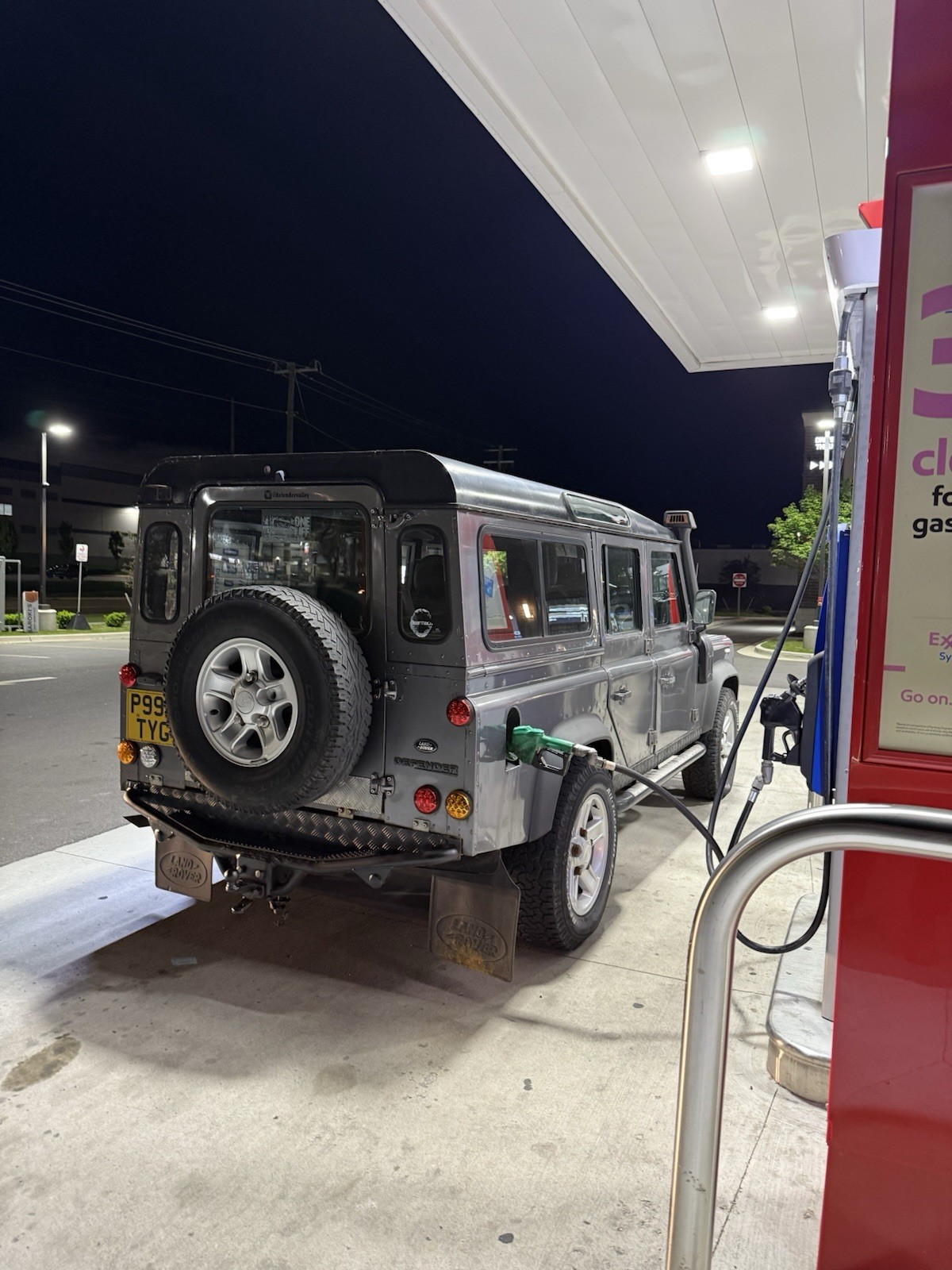 Land-Rover-Defender-1996-SUV-1