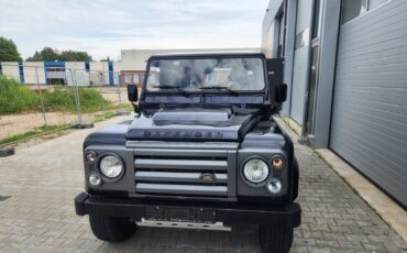 Land-Rover-Defender-1996-SUV-1