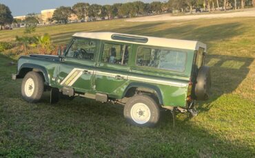 Land-Rover-Defender-1996-SUV-1