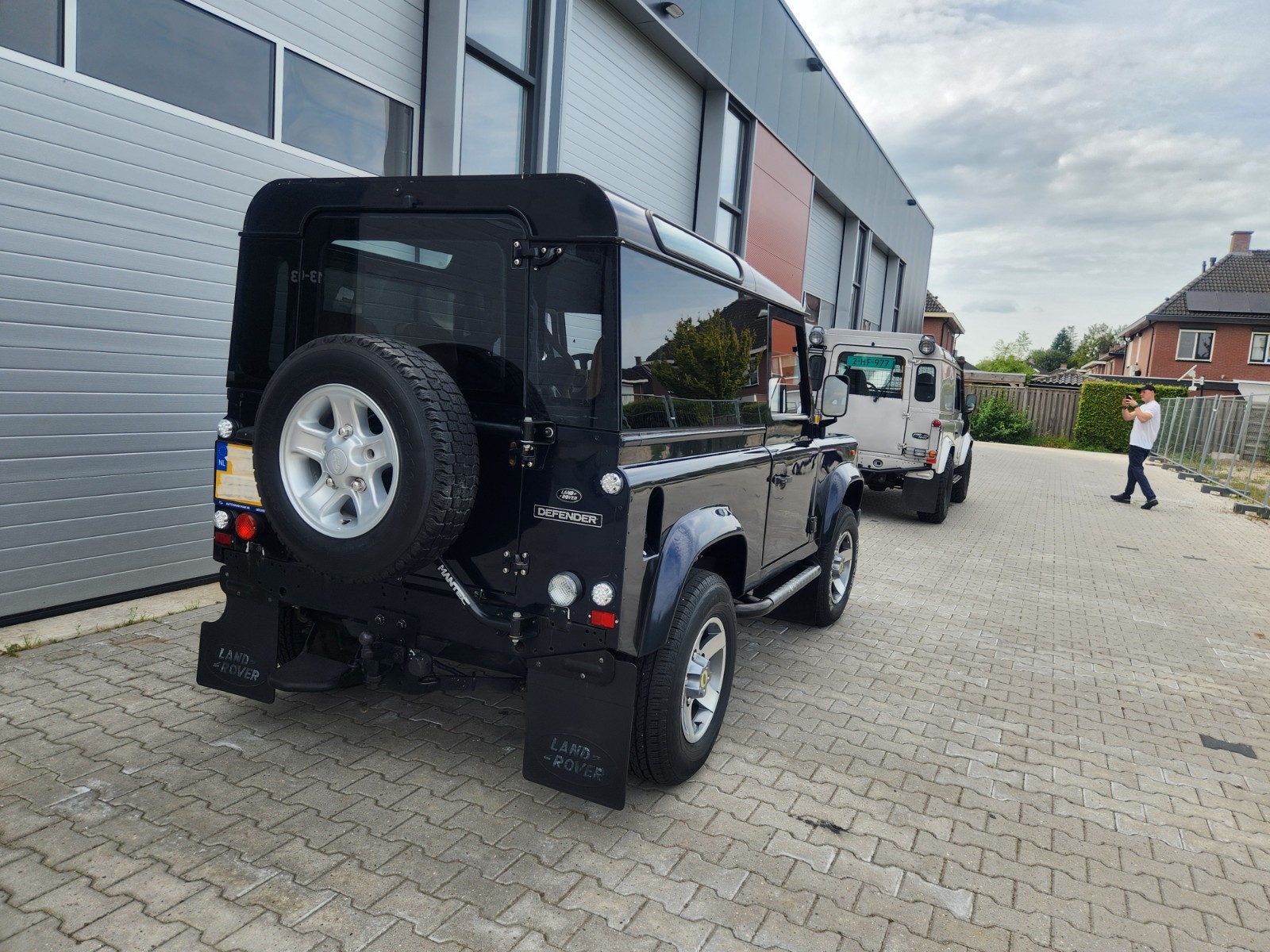 Land-Rover-Defender-1996-SUV-10