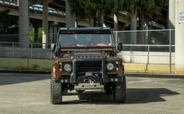 Land-Rover-Defender-1996-SUV-10