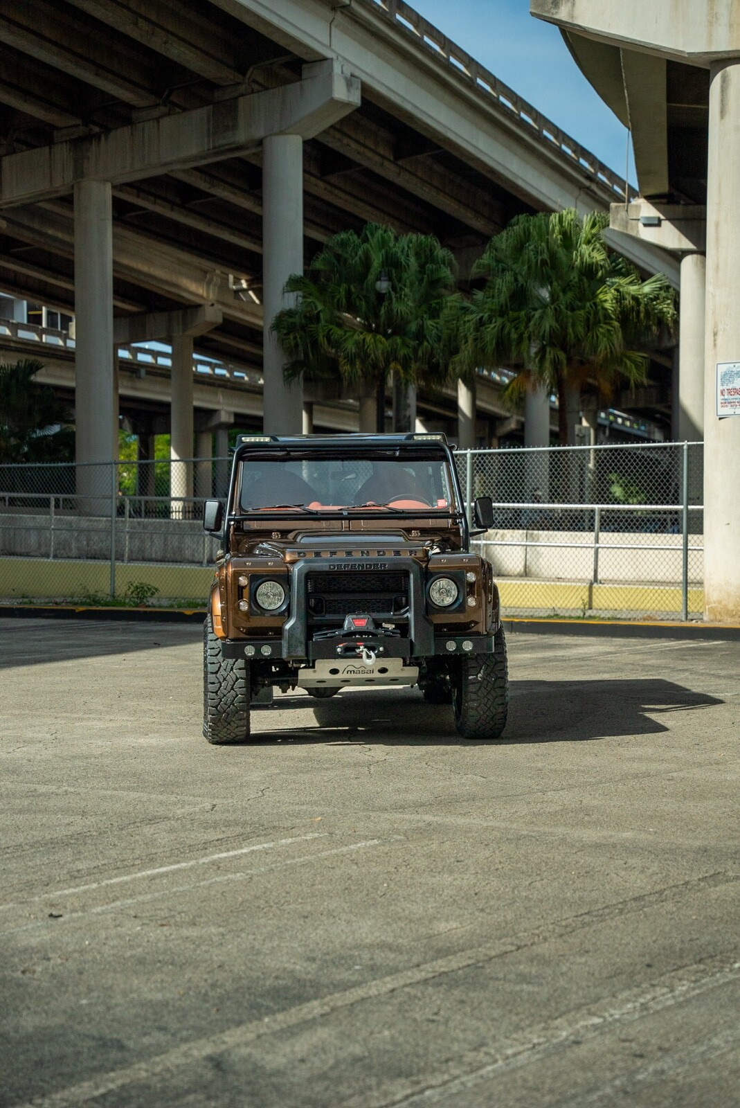 Land-Rover-Defender-1996-SUV-10