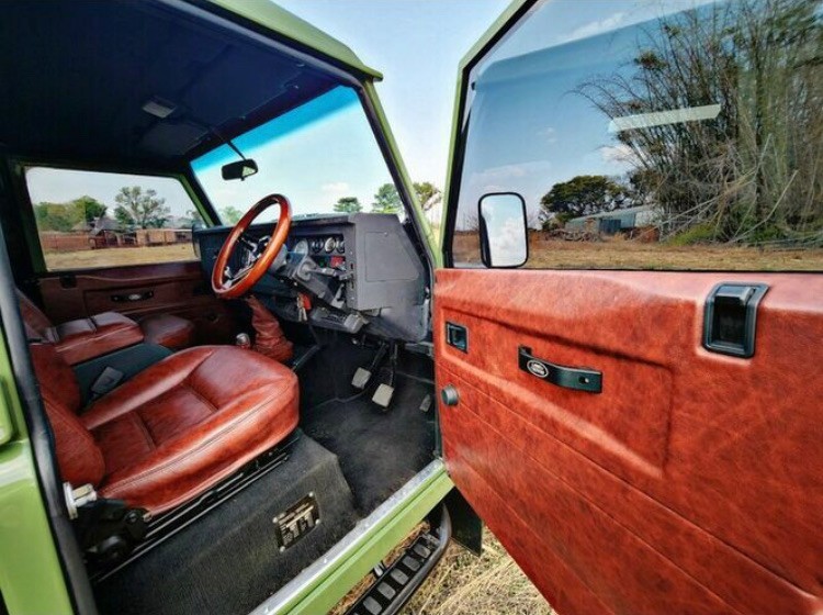 Land-Rover-Defender-1996-SUV-10