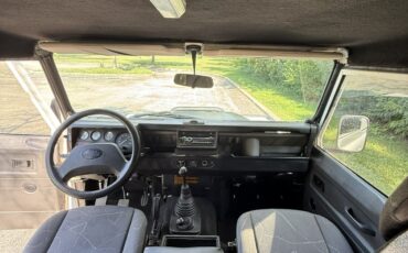Land-Rover-Defender-1996-SUV-11