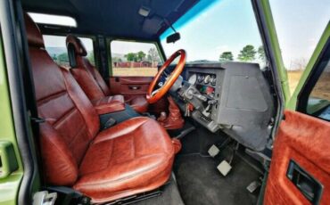Land-Rover-Defender-1996-SUV-11