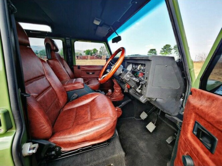 Land-Rover-Defender-1996-SUV-11