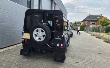 Land-Rover-Defender-1996-SUV-12