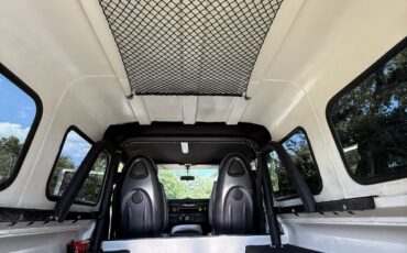 Land-Rover-Defender-1996-SUV-12