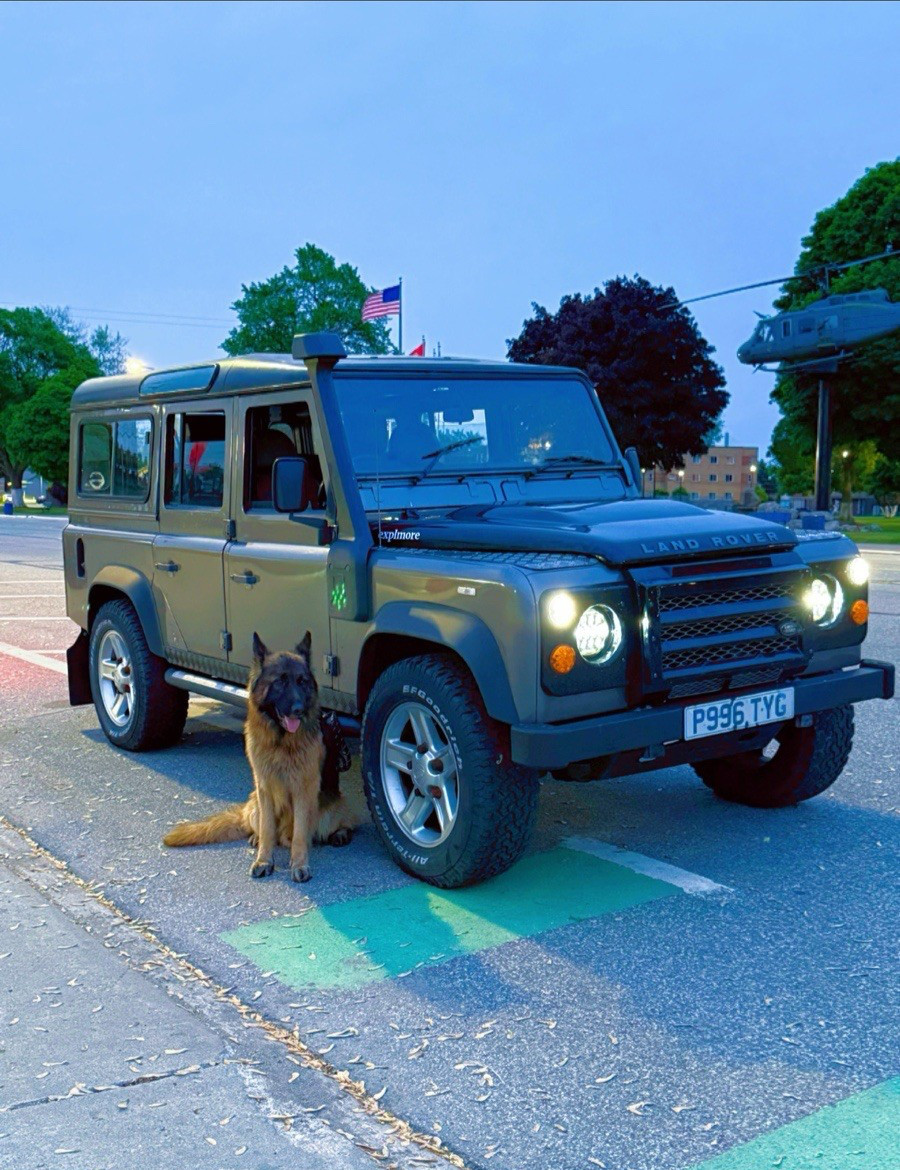 Land-Rover-Defender-1996-SUV-13