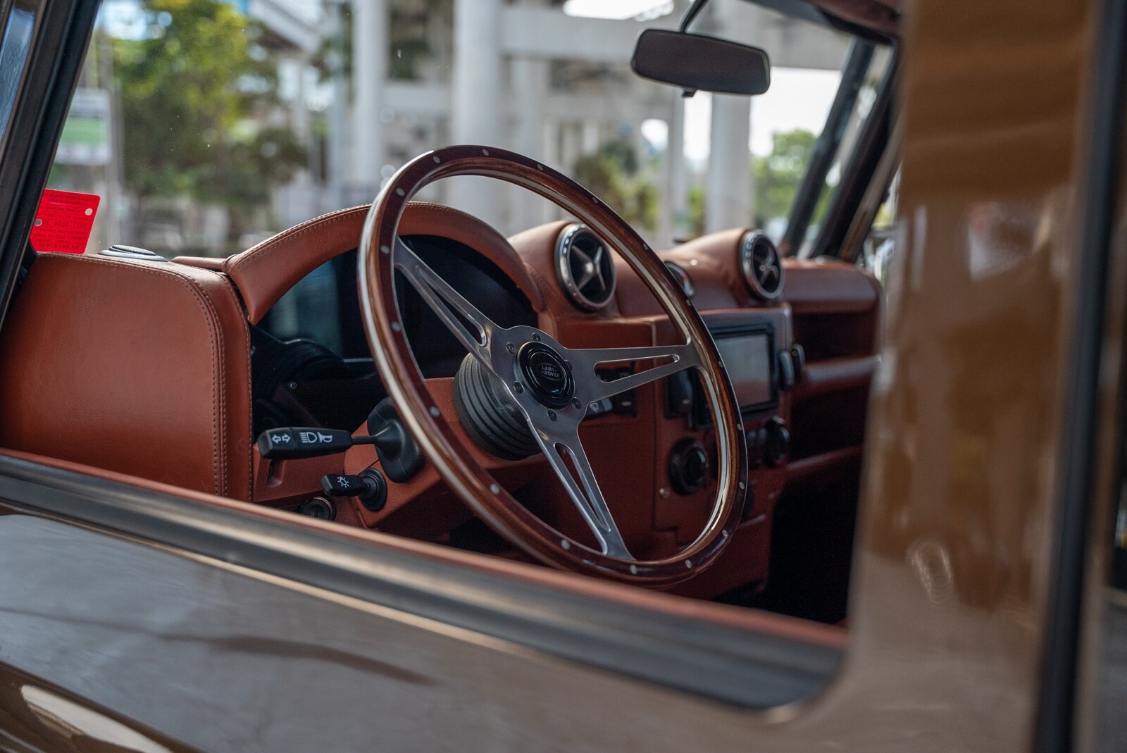 Land-Rover-Defender-1996-SUV-14