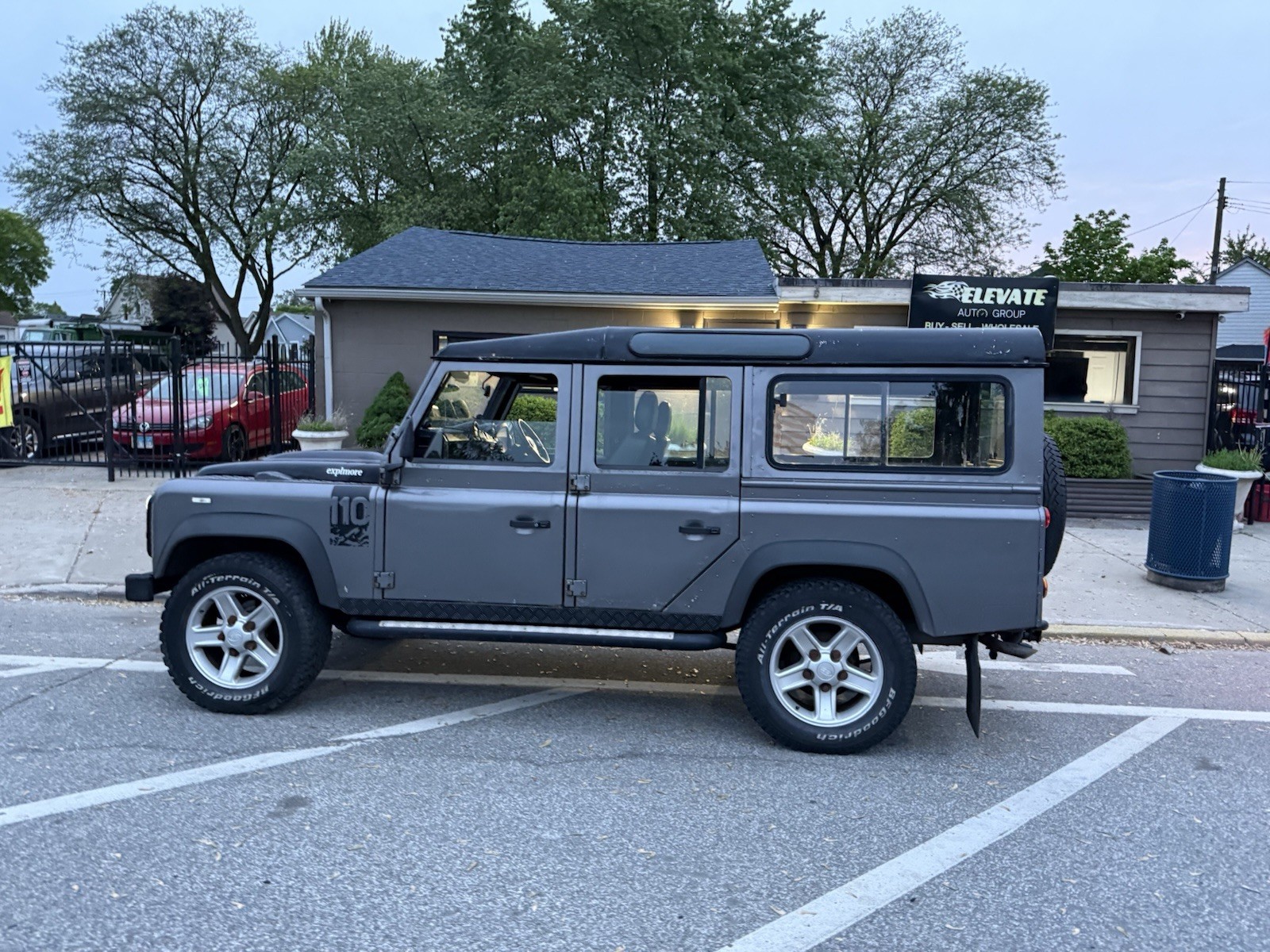 Land-Rover-Defender-1996-SUV-16