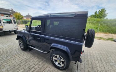 Land-Rover-Defender-1996-SUV-16
