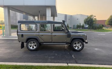 Land-Rover-Defender-1996-SUV