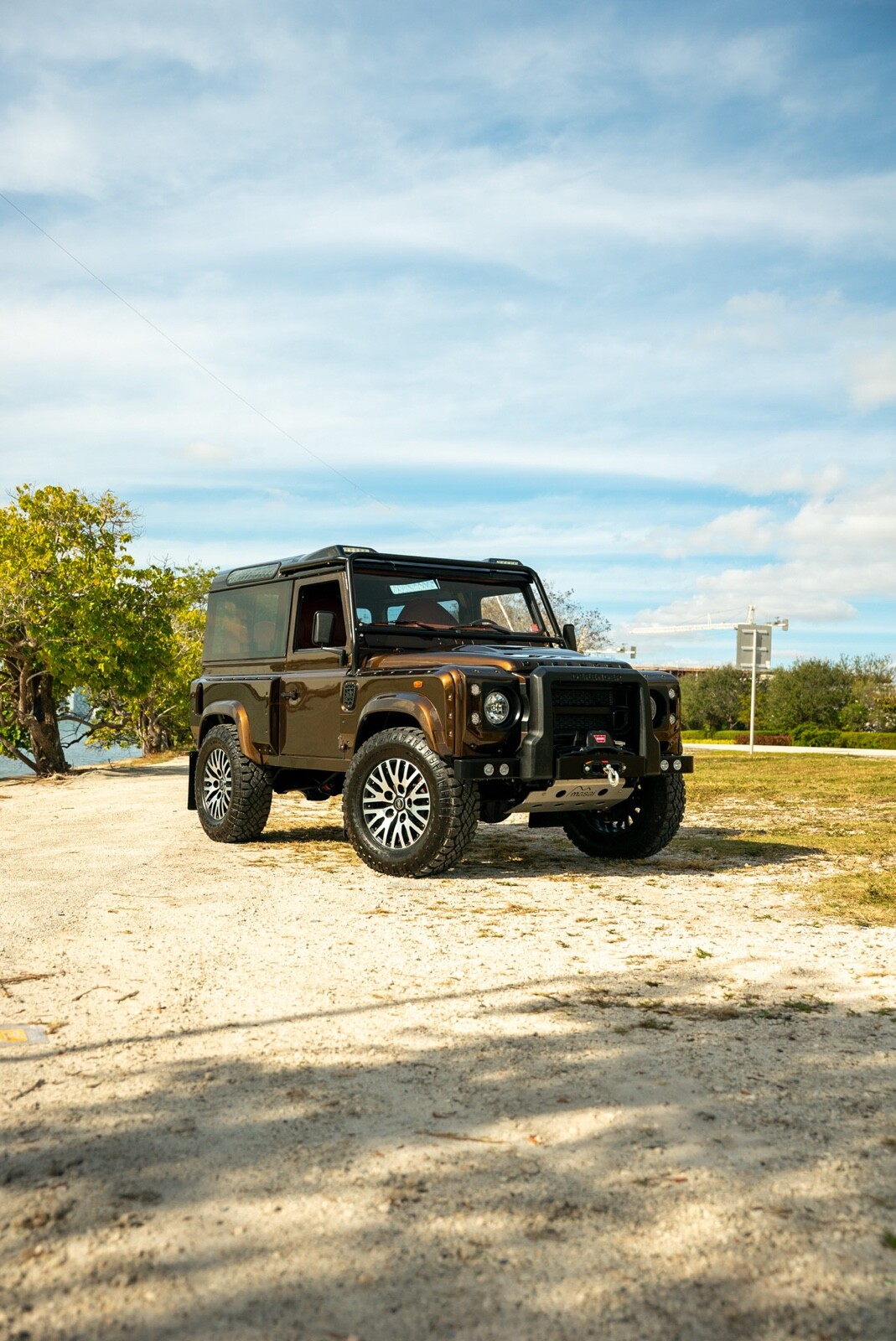 Land-Rover-Defender-1996-SUV-16