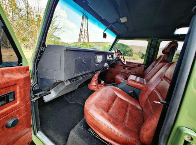 Land-Rover-Defender-1996-SUV-17