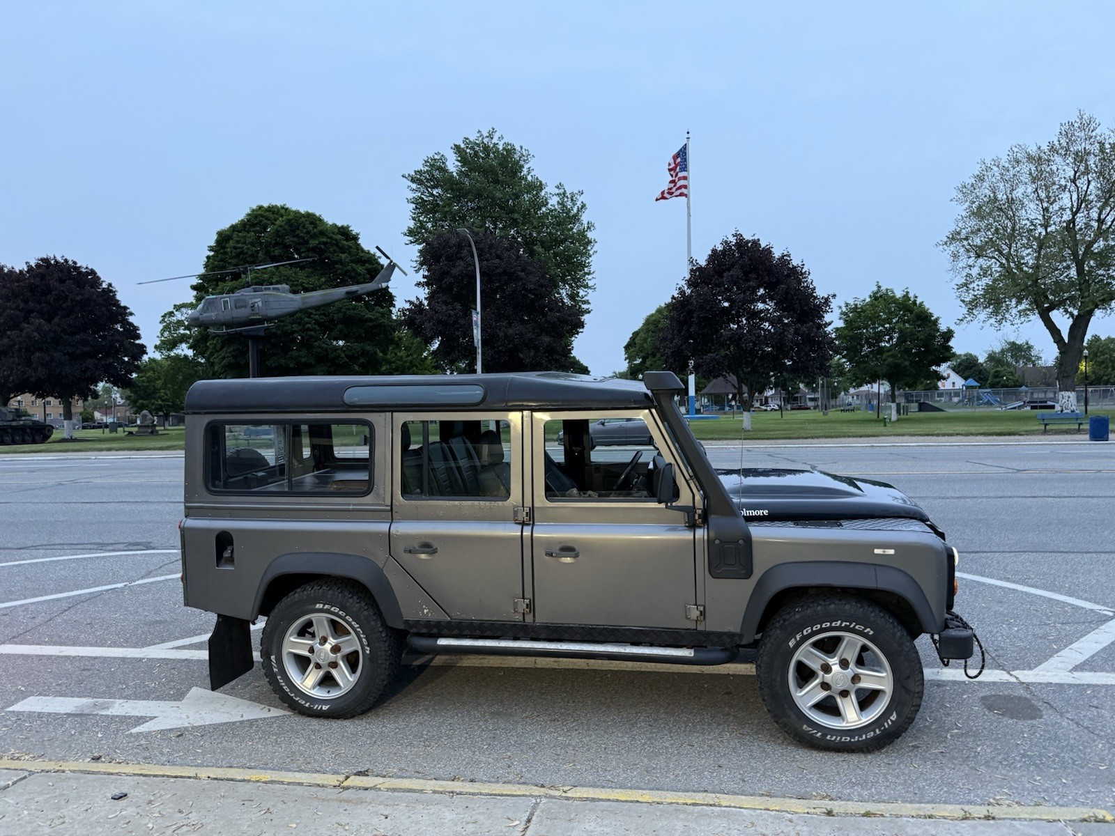 Land-Rover-Defender-1996-SUV-17