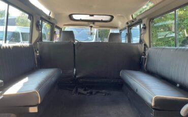 Land-Rover-Defender-1996-SUV-18