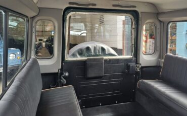 Land-Rover-Defender-1996-SUV-19