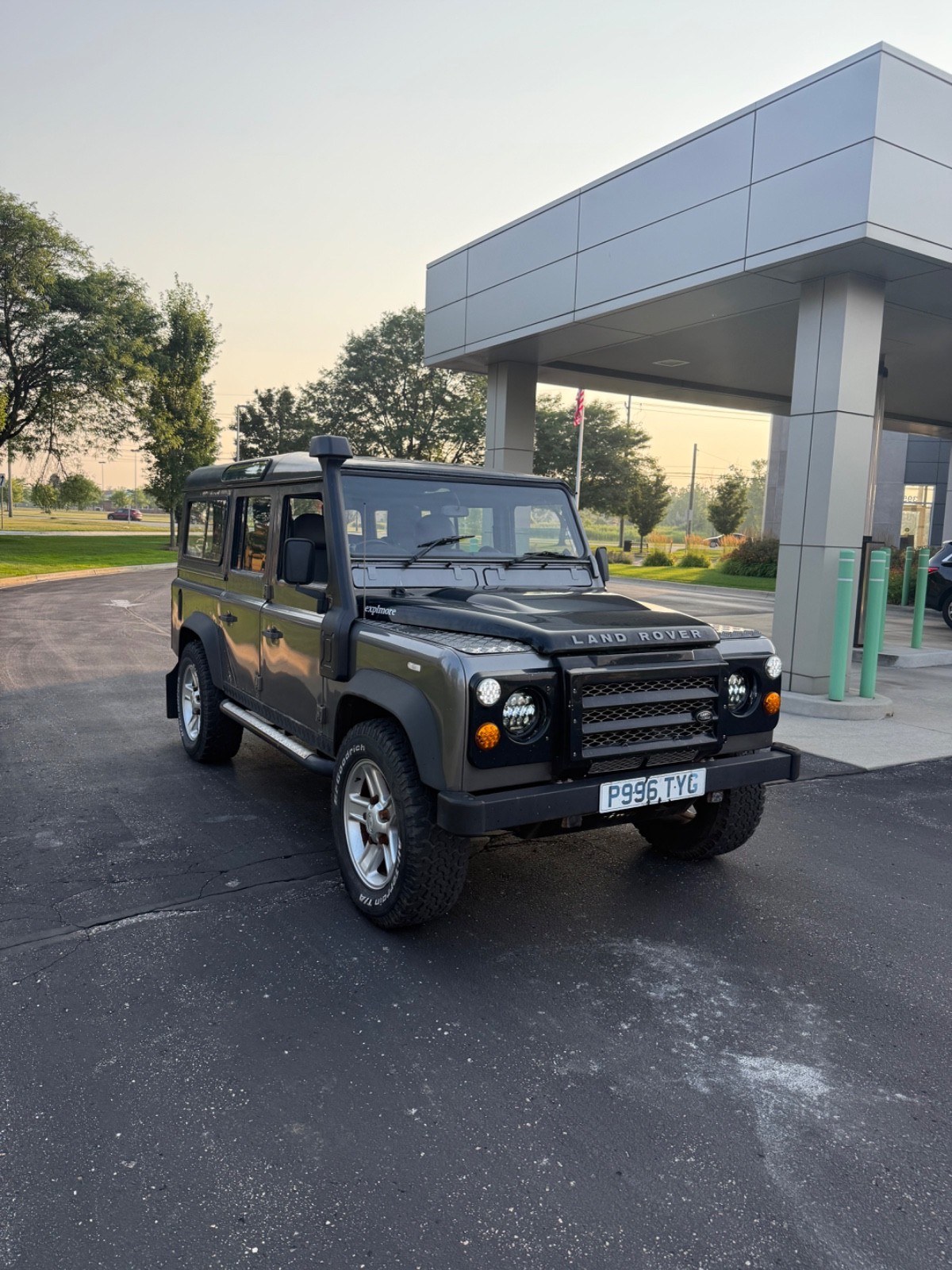 Land-Rover-Defender-1996-SUV-19