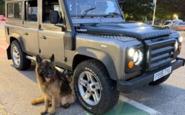 Land-Rover-Defender-1996-SUV-2