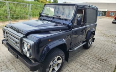 Land-Rover-Defender-1996-SUV-2