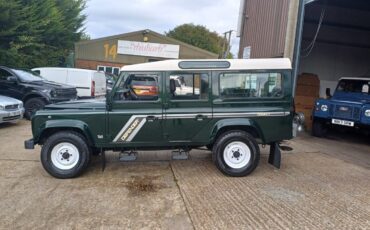 Land-Rover-Defender-1996-SUV-2