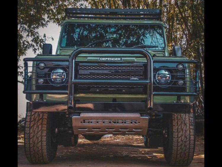 Land-Rover-Defender-1996-SUV-2
