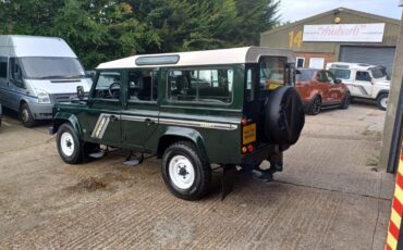 Land-Rover-Defender-1996-SUV-21
