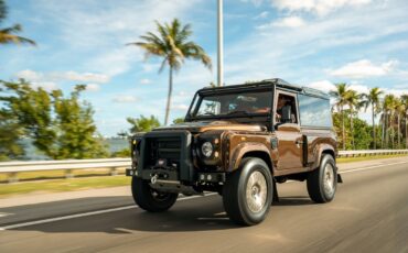 Land-Rover-Defender-1996-SUV-21