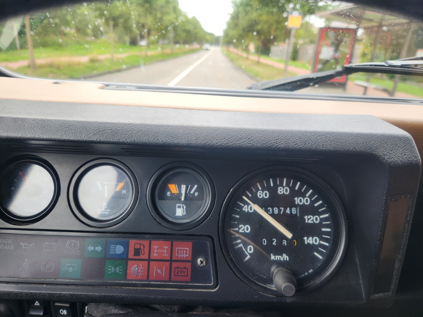 Land-Rover-Defender-1996-SUV-23