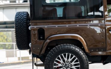Land-Rover-Defender-1996-SUV-24