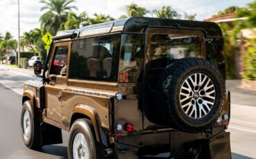 Land-Rover-Defender-1996-SUV-25