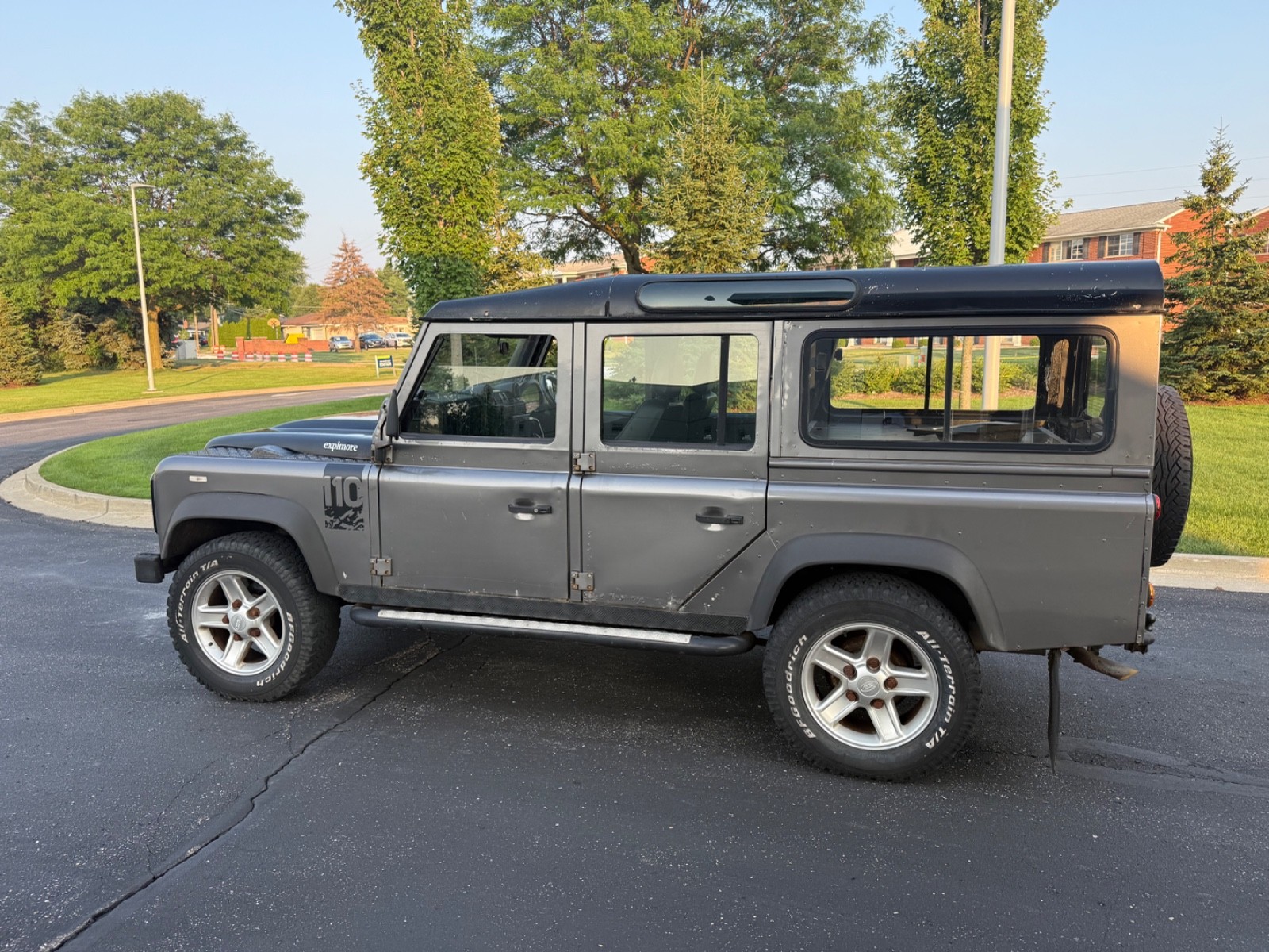 Land-Rover-Defender-1996-SUV-25