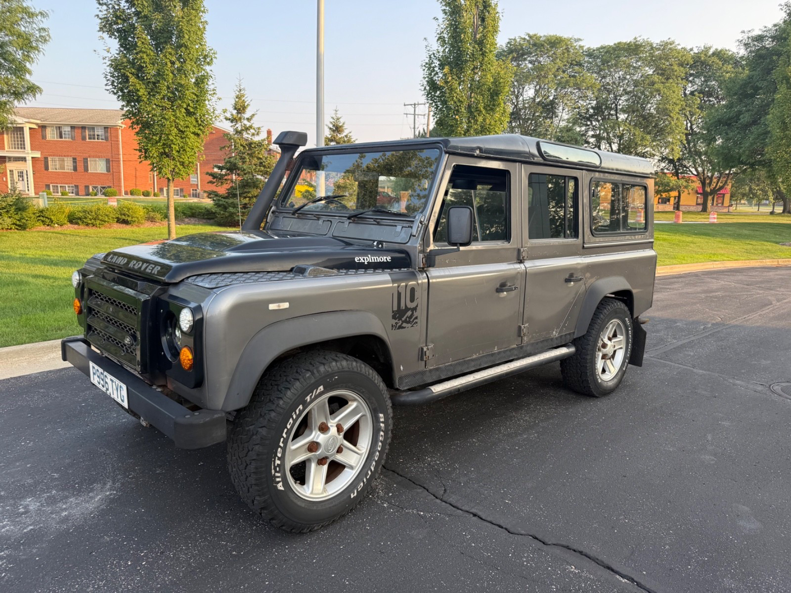 Land-Rover-Defender-1996-SUV-26
