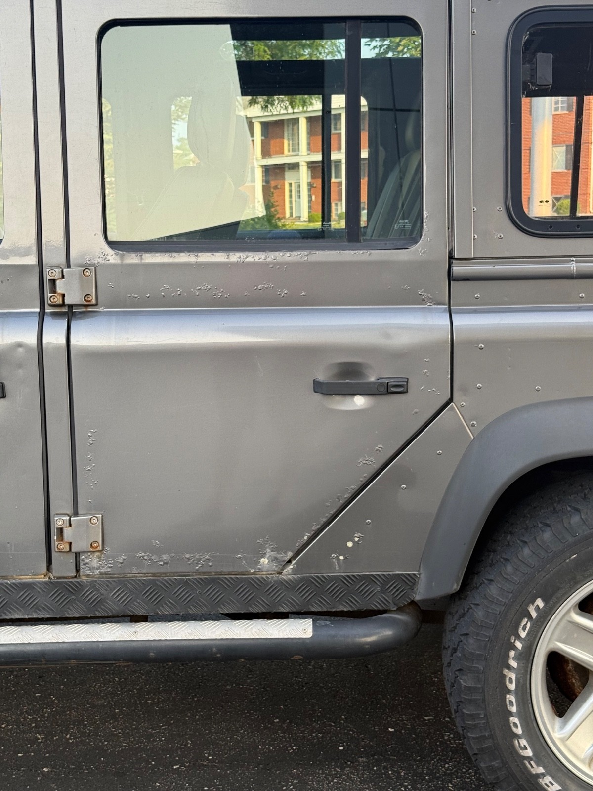 Land-Rover-Defender-1996-SUV-28