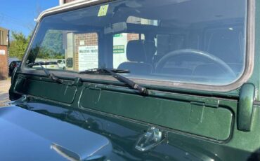 Land-Rover-Defender-1996-SUV-3