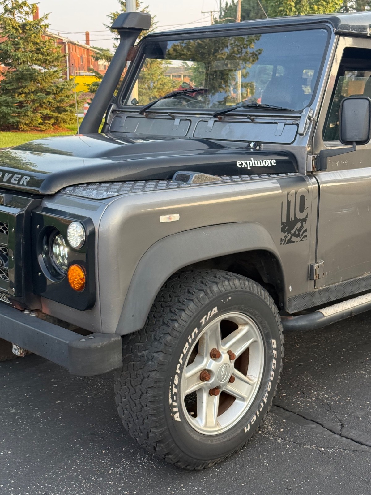 Land-Rover-Defender-1996-SUV-30